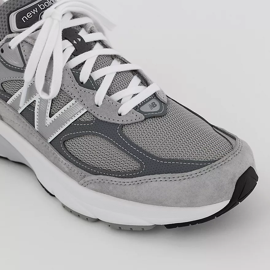 New Balance W990 Sneaker - Image 4